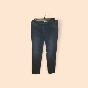 Womans Kenneth Cole jeans size 6